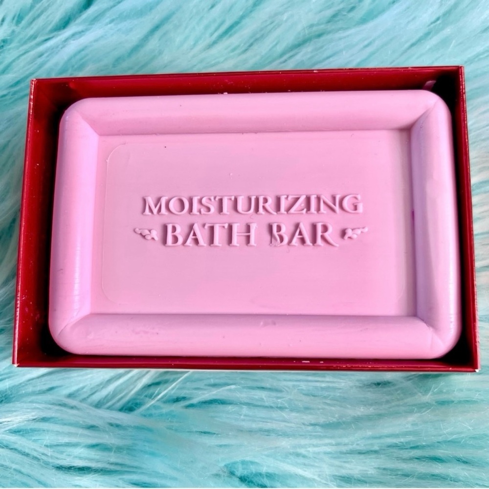 Apple Berry Triple Milled 12 oz Moisturizing Bath Bar Soap Made in USA - Picture 2 of 7